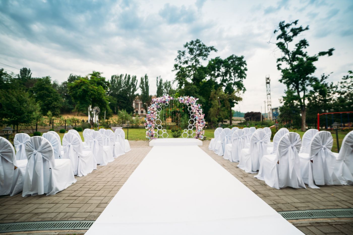 Top 5 Sanitation Rental Solutions for Outdoor Weddings in Texas